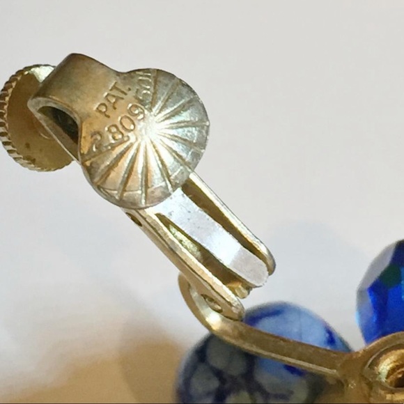 Vendome vintage bead cluster clip earrings - Picture 4 of 5